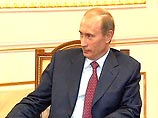Президент России Владимир Путин встретился в субботу в Кремле с Генри Киссинджером