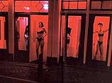 Как отмечают эксперты австрийского МИД, при наличии от пяти до восьми тысяч проституток (при официально зарегистрированных 500) в Вене услугами жриц любви каждые сутки пользуются около 15 тысяч мужчин