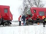 Столкновение произошло недалеко от города Хольстебро к северу от Копенгагена, когда поезда отправились с железнодорожного вокзала Лингби