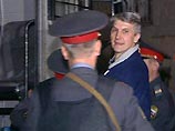 Мещанский суд во вторник допросит главу МФО МЕНАТЕП Платона Лебедева. Генпрокуратура обвиняет его и экс-главу ЮКОСа Михаила Ходорковского по семи статьям Уголовного Кодекса Мещанский суд во вторник допросит главу МФО МЕНАТЕП Платона Лебедева. Генпрокуратура обвиняет его и экс-главу ЮКОСа Михаила Ходорковского по семи статьям Уголовного Кодекса