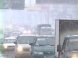С начала сильного снегопада в Москве уже выпало 16 сантиметров снега, сообщили "Интерфаксу" в городской администрации