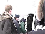 14 человек приковали себя наручниками к зданию Минюста, защищая заключенных с ВИЧ (ФОТО, ВИДЕО) 14 человек приковали себя наручниками к зданию Минюста, защищая заключенных с ВИЧ (ФОТО, ВИДЕО)