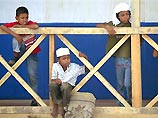 На севере Суматры из-за цунами остались сиротами 10 тысяч детей На севере Суматры из-за цунами остались сиротами 10 тысяч детей