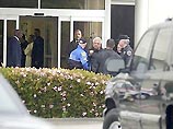 Майклу Джексону стало плохо по пути в суд, его доставили в больницу Майклу Джексону стало плохо по пути в суд, его доставили в больницу