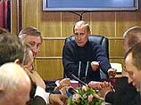 Однако известно, что Владимир Путин, находящийся в рабочей поездке в Сибири, был сразу же проинформирован о бомбовых ударах по Ираку