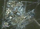 Неопознанный самолет выпустил ракету в пустыне неподалеку от города Дайлам в провинции Бушер на севере Ирана. В этом районе расположена иранская атомная станция