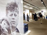 Более 5 миллионов долларов получили устроители аукциона Sotheby's в Нью-Йорке за личные вещи семьи покойного президента США Джона Фитцджеральда Кеннеди