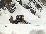 Из-за угрозы схода лавин закрыта Транскавказская магистраль Из-за угрозы схода лавин закрыта Транскавказская магистраль