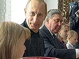 Путин: Люди принимают меня тепло, и этим надо дорожить