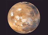 Анализ фотографий с европейской станции Mars Express показал, что в пяти градусах широты севернее экватора поверхность планеты имеет странную фактуру