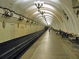В московском метро мужчина покончил с собой, бросившись под поезд, другой упал на рельсы случайно и погиб