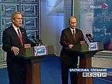 "После пресс-конференции, которую президенты провели по итогам встречи, я думаю, можно сделать вывод, что предсказания скептиков, тех кто кричал о возможных проблемах и тем создавал напряжение, не оправдались", - сказал Горбачев