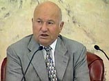Лужкову собрались ставить памятник на Манежной площади, но мэр счел это нескромным Лужкову собрались ставить памятник на Манежной площади, но мэр счел это нескромным
