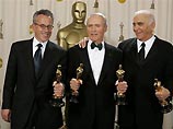 В результате "лучшим фильмом" 2004 года была признана картина Клинта Иствуда "Девушка на миллион долларов" В результате "лучшим фильмом" 2004 года была признана картина Клинта Иствуда "Девушка на миллион долларов"
