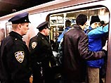 В нью-йоркской подземке машинист уснул во время движения, а затем подрался с кондуктором: четверо ранены