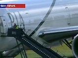 В аэропорту Манчестера на дозаправке загорелся самолет с 340 пассажирами: есть пострадавшие (ФОТО)