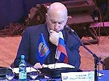 Один из лидеров "Единой России" - мэр Москвы Юрий Лужков - направил письмо председателю генсовета партии, спикеру Госдумы Борису Грызлову, с просьбой вмешаться в ситуацию, связанную с регистрацией некоторых положений партийного устава, касающихся регионал Один из лидеров "Единой России" - мэр Москвы Юрий Лужков - направил письмо председателю генсовета партии, спикеру Госдумы Борису Грызлову, с просьбой вмешаться в ситуацию, связанную с регистрацией некоторых положений партийного устава, касающихся регионал