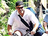 Джорджу Клуни мало трех вилл на озере Комо: он просит передать ему общественный пляж
