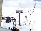 На горнолыжном курорте Домбая остановилась канатная дорога: спасатели сняли 45 человек На горнолыжном курорте Домбая остановилась канатная дорога: спасатели сняли 45 человек