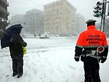 Снегом оказались засыпаны города Милан, Бергамо, Турин, Болонья, Венеция, Генуя. Для борьбы со снегом коммунальные службы переведены на чрезвычайный режим работы