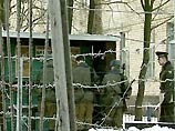 По данным военной прокуратуре Южно-Сахалинского гарнизона, 25-летний солдат повесился в одном из нежилых помещений на территории части накануне днем - 3 марта. Он уроженец Северного Кавказа, был призван на срочную службу из Дагестана в декабре 2003 года