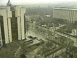 Глава государства - Президент Республики Молдова избирается парламентом тайным голосованием, причем избранным считается кандидат, набравший три пятых голосов депутатов Глава государства - Президент Республики Молдова избирается парламентом тайным голосованием, причем избранным считается кандидат, набравший три пятых голосов депутатов