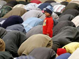 Церковь предоставила мусульманам помещение для пятничных намазов