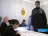 "В первые часы работы на почти двух тысячах избирательных участков, открытых в Молдавии, нарушений зафиксировано не было", - сказал он