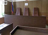По данным пресс-службы ГУВД Свердловской области, нигде не работающая уроженка города Астана (Казахстан) Нина Демьянова, 1980 года рождения, сербка по национальности, была доставлена в суд для вынесения меры пресечения - заключения под стражу
