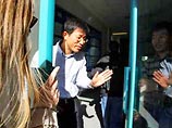 По имеющейся информации, сейчас граждане КНДР перемещены в здание посольства Японии. Они просят политического убежища в Южной Корее. Их судьба будет решаться путем переговоров с властями КНР По имеющейся информации, сейчас граждане КНДР перемещены в здание посольства Японии. Они просят политического убежища в Южной Корее. Их судьба будет решаться путем переговоров с властями КНР