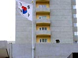 В Китае 8 северокорейцев проникли на территорию японской школы и просят убежища в Южной Корее В Китае 8 северокорейцев проникли на территорию японской школы и просят убежища в Южной Корее