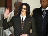 Майкл Джексон опаздывает в суд. Судья выдал ордер на его арест