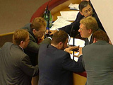 Касьянов пытается убедить законодателей в необходимости перераспределения допдоходов бюджета-2001 Касьянов пытается убедить законодателей в необходимости перераспределения допдоходов бюджета-2001