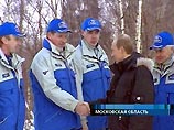 Президент России Владимир Путин осмотрел в среду на Дмитровском полигоне в Подмосковье образцы грузовой и специальной техники "КамАЗ" Президент России Владимир Путин осмотрел в среду на Дмитровском полигоне в Подмосковье образцы грузовой и специальной техники "КамАЗ"
