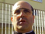 В Италии священник Чезаре Лодесерто, бывший глава итальянского фонда, который оказывал помощь нелегальным эмигрантам, обвиняется в плохом обращении с румынскими проститутками