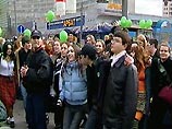 12-й ежегодный парад в честь Дня Святого Патрика начнется у Кутузовского моста, пройдет по Новому Арбату, на котором в связи с этим событием будет перекрыто движение с 12:00 до 16:00, и завершится у станции метро "Арбатская"