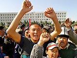 Кадровые перестановки в правительстве связаны с непрекращающимися выступлениями киргизской оппозиции. Силовики не смогли удержать ситуацию под контролем, в результате чего Бишкек потерял практически весь юг страны