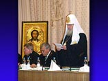 "Годы Великой Отечественной войны - годы духовного возрождения нашего народа после долгих лет господства безбожного режима", - сказал, открывая конференцию, Алексий II