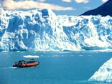 Китаец Ван Гани и чилийка Сандра Бараона отважились устроить заплыв в водах близ Антарктиды