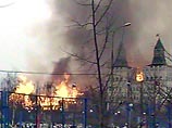Пожару на рынке "Вернисаж" на востоке Москвы присвоена максимальная степень сложности, сообщили РИА "Новости" в противопожарной службе столицы
