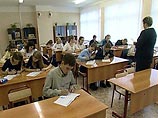 По данным Федеральной службы по надзору в сфере защиты прав потребителей и благополучия человека (Роспотребнадзор), из-за чрезмерных учебных нагрузок гиподинамией страдают около 75% российских школьников