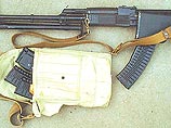 В ходе обыска по месту его жительства в тайнике под хозяйственными постройками найдены пулеметы ПК и РПК, два гранатомета РПГ-26, большое количество патронов к стрелковому оружию