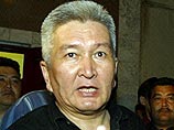 Со своей стороны координатор силовых структур Киргизии в новом правительстве Феликс Кулов призвал прежний состав парламента согласиться с решением Центризбиркома Со своей стороны координатор силовых структур Киргизии в новом правительстве Феликс Кулов призвал прежний состав парламента согласиться с решением Центризбиркома