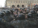 Для переворота этого недостаточно, зато оппозиционеры узнали, какой будет реакция властей: акция протеста была жестоко подавлена белорусским ОМОНом Для переворота этого недостаточно, зато оппозиционеры узнали, какой будет реакция властей: акция протеста была жестоко подавлена белорусским ОМОНом