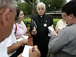 Умирающей по решению суда американке Терри Щиаво отпустили грехи Умирающей по решению суда американке Терри Щиаво отпустили грехи