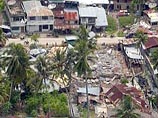 В результате сильного землетрясения в Индонезии погибли около 1000 человек