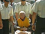 Шефер был задержан в Буэнос-Айресе по просьбе чилийского правосудия, которое вменяет ему в вину сексуальные домогательства в отношении детей в 26 доказанных случаях и преступления против человечности Шефер был задержан в Буэнос-Айресе по просьбе чилийского правосудия, которое вменяет ему в вину сексуальные домогательства в отношении детей в 26 доказанных случаях и преступления против человечности