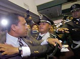 Депутаты эквадорского парламента устроили массовую драку на заседании (ФОТО)