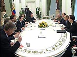 Открывая встречу, Путин отметил, что со времени его последней встречи с генсеком НАТО произошло "много заметных изменений"