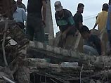 Сотрудники МЧС России в первый же день работы в Индонезии спасли и извлекли из-под завалов двух живых людей
